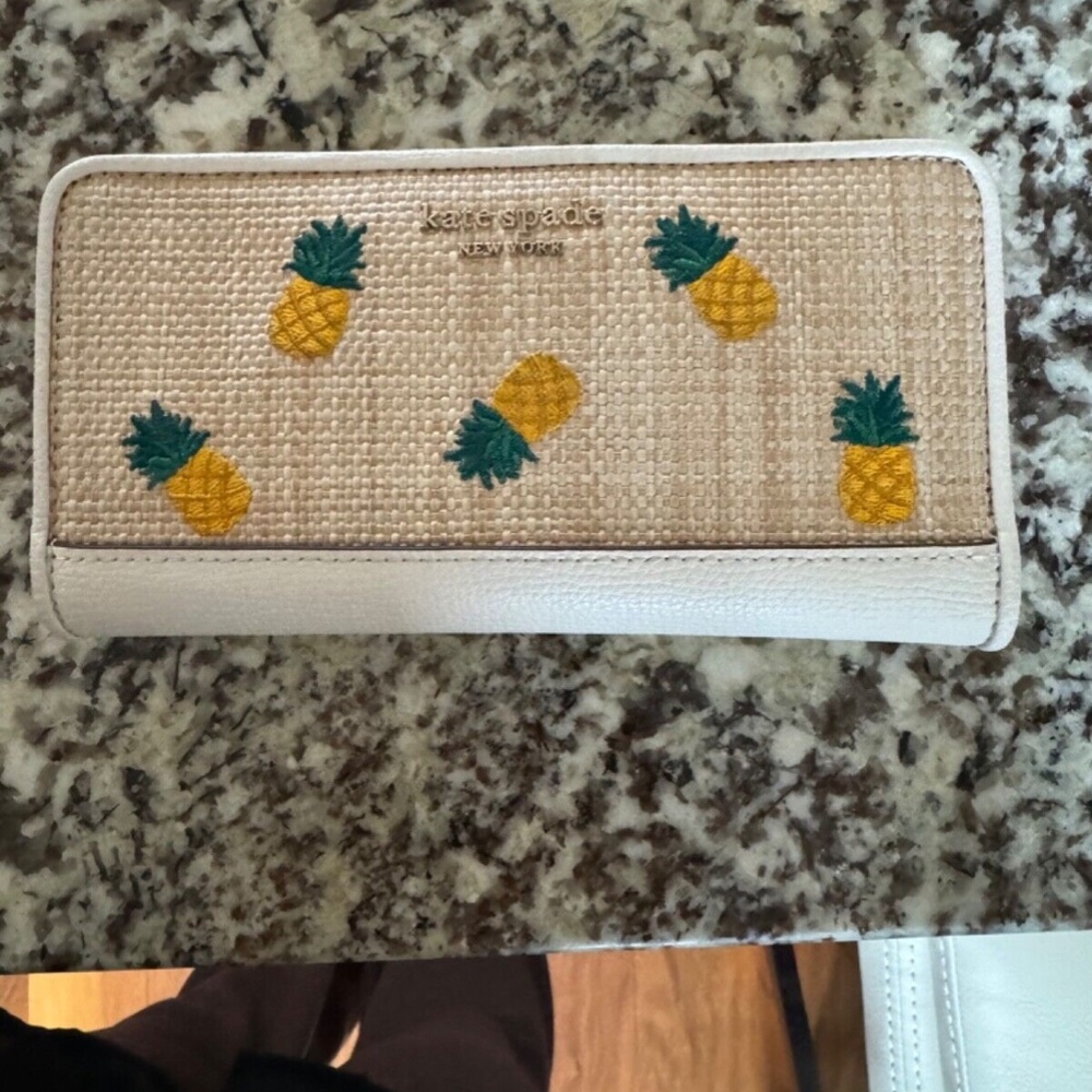 Kate Spade New York Darcy Large Slim Women's Pineapple Bifold Wallet NWT